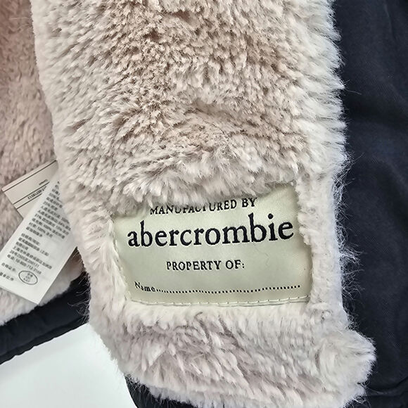 Abercrombie Kids size 13/14 Long Line Navy Blue Cream Faux Fur Coat 2 Pockets - Picture 7 of 9